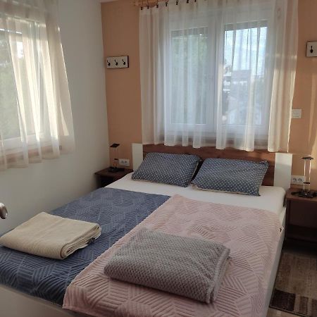 Apartmani Sladjana Novi Sad Exterior photo