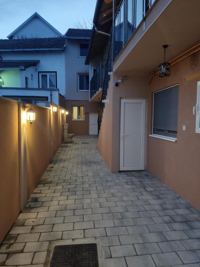 Apartmani Sladjana Novi Sad Exterior photo